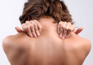 Jak se projevuje osteochondroza krční páteře
